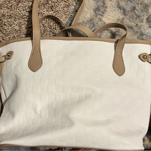 Purses - Picture 2 of 5